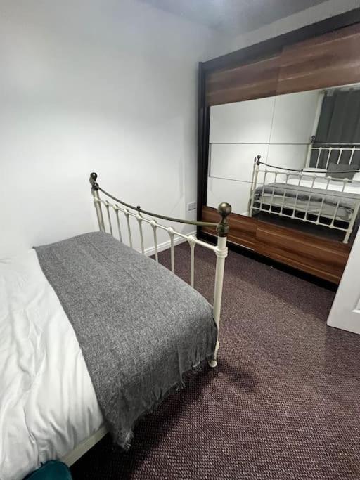 Modern Home With Free Parking,Near To City Center 리버풀 외부 사진